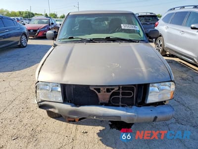 Piąte zdjęcie samochodu w środku: 2001 GMC SONOMA VIN:1GTCS145718179076 - miniatura