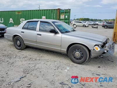 Czwarte zdjęcie samochodu z boku: 2009 FORD CROWN VICTORIA POLICE INTERCEPTOR VIN:2FAHP71V09X143357 - miniatura