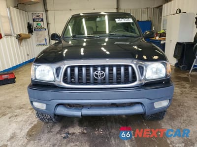 Piąte zdjęcie samochodu w środku: 2004 TOYOTA TACOMA V6 VIN:5TEWN72N54Z332633 - miniatura