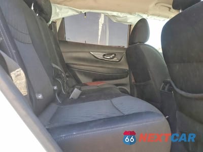 Zdjęcie 11 z 14 samochodu: 2017 NISSAN ROGUE SV VIN:5N1AT2MN6HC799625 - miniatura