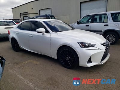 Czwarte zdjęcie samochodu z boku: 2019 LEXUS IS 300 BASE VIN:JTHC81D20K5033995 - miniatura