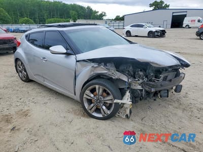 Czwarte zdjęcie samochodu z boku: 2016 HYUNDAI VELOSTER BASE VIN:KMHTC6AD9GU282582 - miniatura
