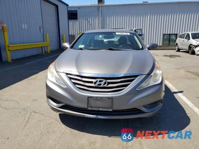 Piąte zdjęcie samochodu w środku: 2013 HYUNDAI SONATA GLS VIN:5NPEB4AC5DH727336 - miniatura