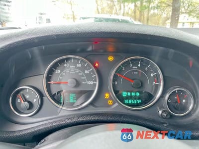 Zdjęcie 8 z 12 samochodu: 2015 JEEP WRANGLER UNLIMITED SAHARA VIN:1C4BJWEGXFL540381 - miniatura
