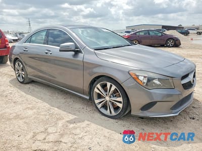 Czwarte zdjęcie samochodu z boku: 2017 MERCEDES-BENZ CLA 250 VIN:WDDSJ4EB1HN400581 - miniatura