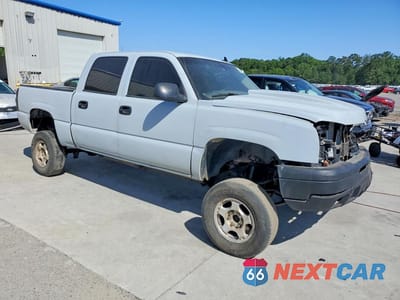 Czwarte zdjęcie samochodu z boku: 2006 GMC NEW SIERRA K1500 VIN:2GTEK13T161138638 - miniatura