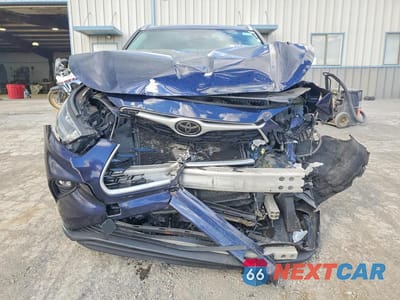 Piąte zdjęcie samochodu w środku: 2020 TOYOTA HIGHLANDER XLE VIN:5TDGZRAH6LS009672 - miniatura