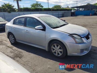 Czwarte zdjęcie samochodu z boku: 2012 NISSAN SENTRA 2.0 VIN:3N1AB6AP8CL679006 - miniatura