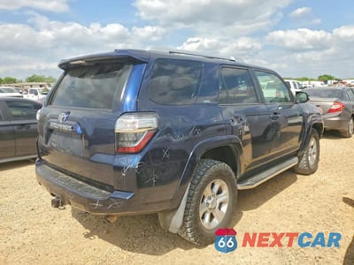 Trzecie zdjęcie samochodu z tyłu: 2016 TOYOTA 4RUNNER SR5 PREMIUM VIN:JTEBU5JR2G5356272 - miniatura