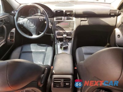 Zdjęcie 8 z 13 samochodu: 2006 MERCEDES-BENZ C 350 VIN:WDBRF56H56F748277 - miniatura
