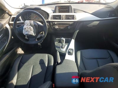 Zdjęcie 8 z 12 samochodu: 2014 BMW 320 I VIN:WBA3B1C5XEP678934 - miniatura