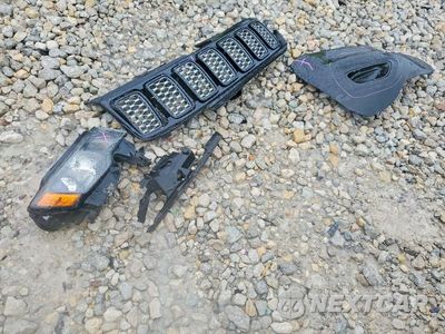Zdjęcie 13 z 14 samochodu: 2018 JEEP GRAND CHEROKEE LAREDO VIN:1C4RJFAG3JC491571 - miniatura