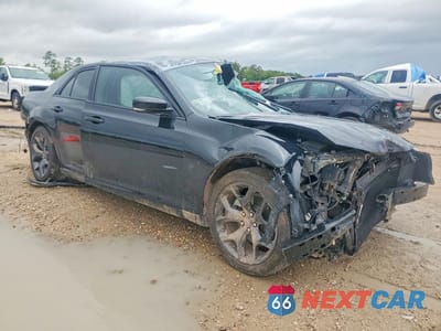 Czwarte zdjęcie samochodu z boku: 2023 CHRYSLER 300 S VIN:2C3CCABG8PH628290 - miniatura