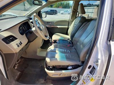 Zdjęcie 7 z 13 samochodu: 2013 TOYOTA SIENNA XLE 8-PASSENGER VIN:5TDYK3DC3DS377623 - miniatura