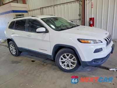 Czwarte zdjęcie samochodu z boku: 2016 JEEP CHEROKEE LATITUDE VIN:1C4PJMCS0GW204997 - miniatura