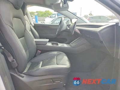Zdjęcie 7 z 13 samochodu: 2026 TESLA MODEL Y VIN:7SAYGDEE7TF339745 - miniatura