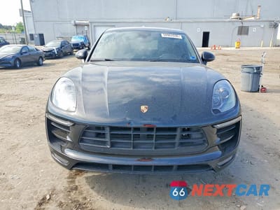Piąte zdjęcie samochodu w środku: 2018 PORSCHE MACAN GTS VIN:WP1AG2A50JLB61534 - miniatura