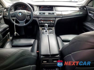Zdjęcie 8 z 12 samochodu: 2015 BMW 750 LI VIN:WBAYE8C57FD782001 - miniatura