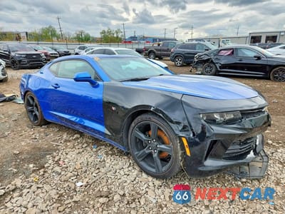 Czwarte zdjęcie samochodu z boku: 2017 CHEVROLET CAMARO LT VIN:1G1FB1RSXH0122898 - miniatura
