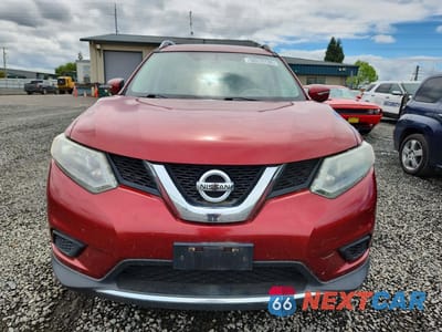 Piąte zdjęcie samochodu w środku: 2014 NISSAN ROGUE SV VIN:5N1AT2MV3EC848517 - miniatura