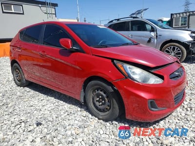 Czwarte zdjęcie samochodu z boku: 2014 HYUNDAI ACCENT GS VIN:KMHCT5AE1EU181326 - miniatura