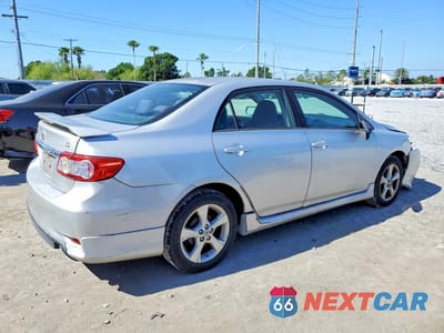 Trzecie zdjęcie samochodu z tyłu: 2013 TOYOTA COROLLA S VIN:2T1BU4EE5DC993631 - miniatura