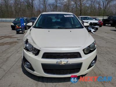 Piąte zdjęcie samochodu w środku: 2015 CHEVROLET SONIC LTZ VIN:1G1JE6SB2F4180826 - miniatura