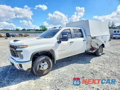 2024 CHEVROLET SILVERADO HD UTILITY / SERVICE TRUCK 1GB4WREY3RF335173 - główne zdjęcie licytacji z USA - miniatura