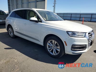Czwarte zdjęcie samochodu z boku: 2018 AUDI Q7 PREMIUM PLUS VIN:WA1LHAF79JD039531 - miniatura