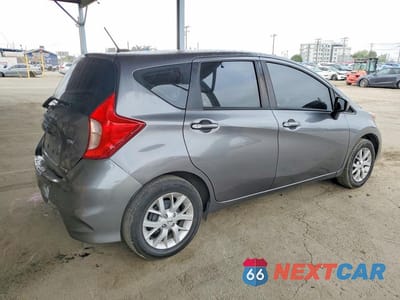 Trzecie zdjęcie samochodu z tyłu: 2018 NISSAN VERSA NOTE SV VIN:3N1CE2CP1JL357035 - miniatura