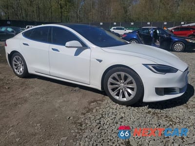 Czwarte zdjęcie samochodu z boku: 2016 TESLA MODEL S VIN:5YJSA1E15GF161498 - miniatura