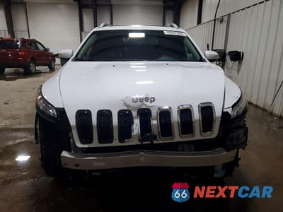 Piąte zdjęcie samochodu w środku: 2017 JEEP CHEROKEE OVERLAND VIN:1C4PJMJS6HW509067 - miniatura