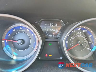 Zdjęcie 9 z 12 samochodu: 2015 HYUNDAI ELANTRA VIN:KMHDH4AEXFU234445 - miniatura