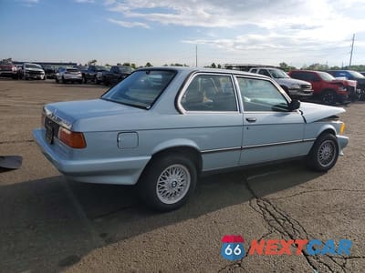 Trzecie zdjęcie samochodu z tyłu: 1981 BMW 320 I VIN:WBAAG3304B8010822 - miniatura