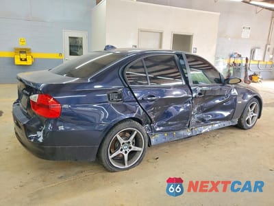 Trzecie zdjęcie samochodu z tyłu: 2007 BMW 328 XI SULEV VIN:WBAVC73557A236190 - miniatura