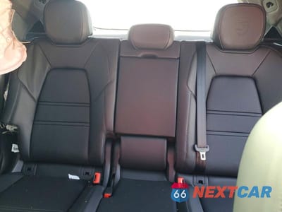 Zdjęcie 10 z 13 samochodu: 2026 PORSCHE CAYENNE COUPE VIN:WP1BA2AY1TDA36894 - miniatura