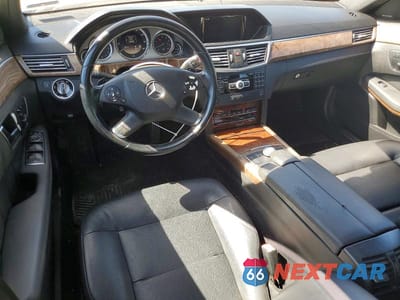 Zdjęcie 8 z 12 samochodu: 2012 MERCEDES-BENZ E 350 VIN:WDDHF5KB9CA572718 - miniatura