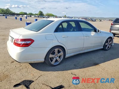 Trzecie zdjęcie samochodu z tyłu: 2011 MERCEDES-BENZ E 350 4MATIC VIN:WDDHF8HB6BA439129 - miniatura