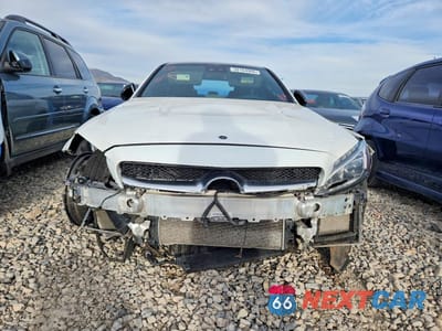 Piąte zdjęcie samochodu w środku: 2017 MERCEDES-BENZ C 63 AMG VIN:55SWF8GB1HU199506 - miniatura