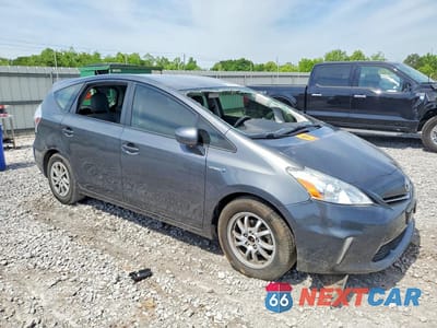 Czwarte zdjęcie samochodu z boku: 2013 TOYOTA PRIUS V THREE VIN:JTDZN3EU1D3219477 - miniatura