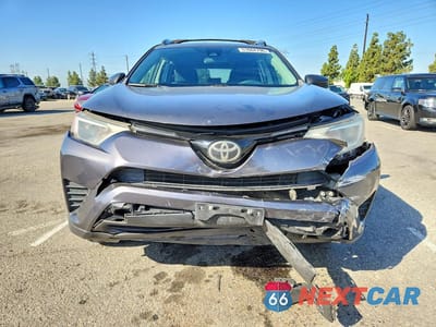 Piąte zdjęcie samochodu w środku: 2017 TOYOTA RAV4 LE VIN:JTMZFREV2HJ108169 - miniatura