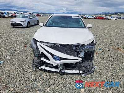 Piąte zdjęcie samochodu w środku: 2022 TOYOTA CAMRY HYBRID SE VIN:4T1G31AK8NU035621 - miniatura