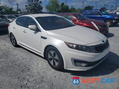 Czwarte zdjęcie samochodu z boku: 2013 KIA OPTIMA HYBRID VIN:KNAGM4AD6D5061421 - miniatura