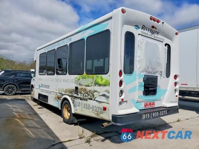 Drugie zdjęcie samochodu z przodu: 2019 FORD E450 SHUTTLE BUS VIN:1FDFE4FS5KDC22147 - miniatura