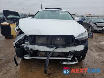 Piąte zdjęcie samochodu w środku: 2023 VOLVO XC60 PLUS VIN:YV4L12RE5P1265213 - miniatura