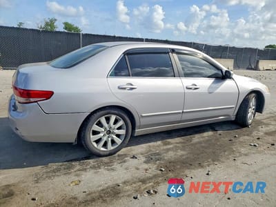 Trzecie zdjęcie samochodu z tyłu: 2003 HONDA ACCORD LX VIN:1HGCM56363A144457 - miniatura