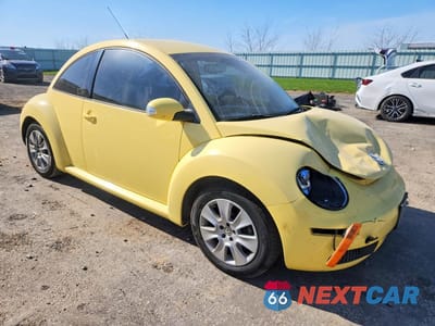 Czwarte zdjęcie samochodu z boku: 2008 VOLKSWAGEN NEW BEETLE S VIN:3VWPG31C88M502247 - miniatura