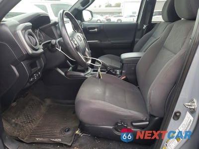 Zdjęcie 7 z 12 samochodu: 2018 TOYOTA TACOMA SR V6 VIN:5TFCZ5ANXJX130421 - miniatura
