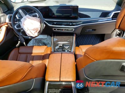 Zdjęcie 8 z 13 samochodu: 2025 BMW X5 XDRIVE50E VIN:5UX43EU02S9Y89333 - miniatura
