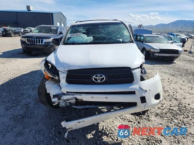 Piąte zdjęcie samochodu w środku: 2007 TOYOTA RAV4 BASE VIN:JTMBD33V175099141 - miniatura